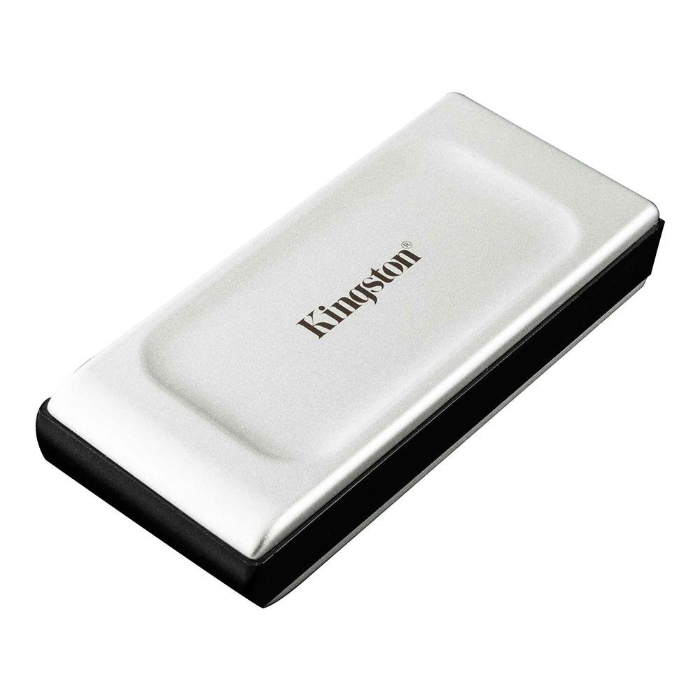 SSD Externo Kingston XS2000, 1TB, USB 3.2 Gen 2x2, Portátil, Leitura: 2000 MB/s, Gravação: 2000 MB/s, Prata - SXS2000/1000G SSD Externo Kingston XS2000, 1TB, USB 3.2 Gen 2x2, Portátil, Leitura: 2000 MB/s, Gravação: 2000 MB/s, Prata - SXS2000/1000G