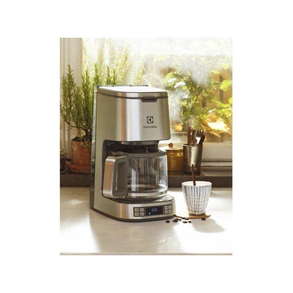 Cafeteira Electrolux Expressionist, Display LCD, Programável, 127V - CMP50 Cafeteira Electrolux Expressionist, Display LCD, Programável, 127V - CMP50